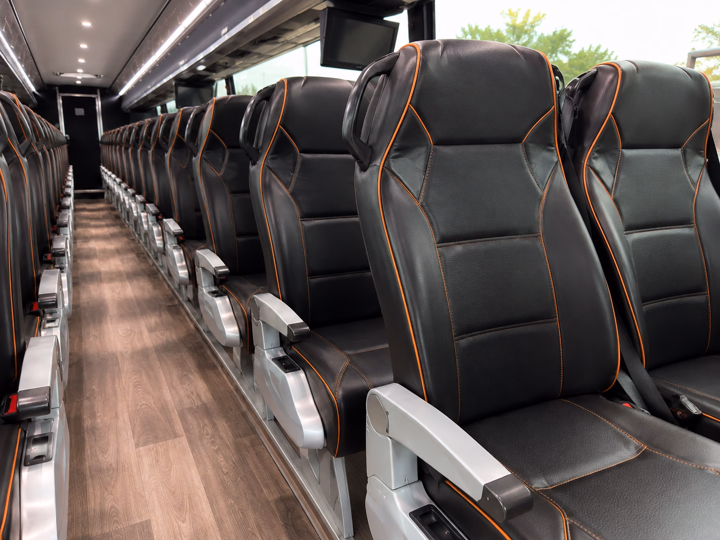 shuttle buses between tuscaloosa hotels and your wedding venue